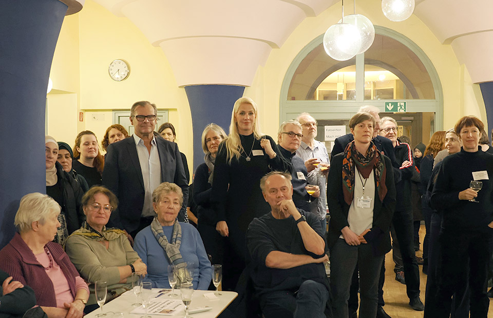 Gäste des Festes u. a. dem stellvertretende Bürgermeisterin Manuela Anders-Granitzky und die Geschäftsführerin des FreiZeitHaus e. V. 